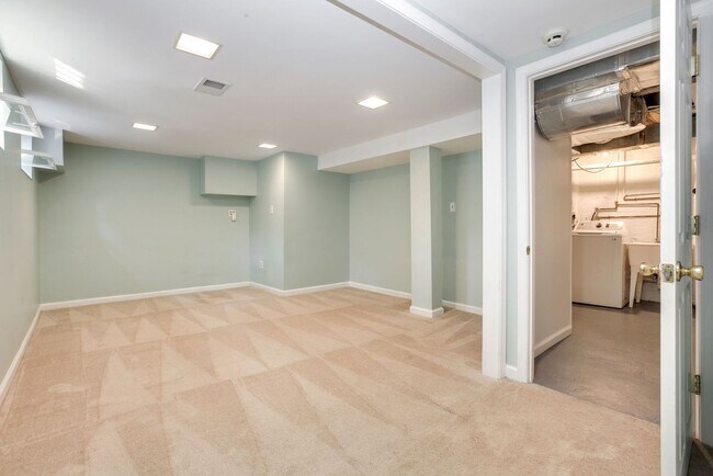 Building Photo - Chevy Chase Home