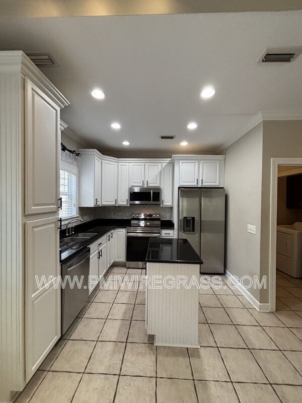 Building Photo - 229 Charleston Dr