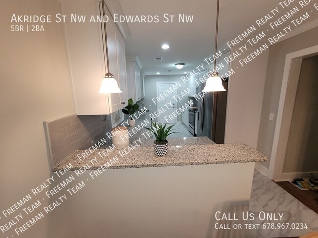 Building Photo - 1471 Akridge St NW