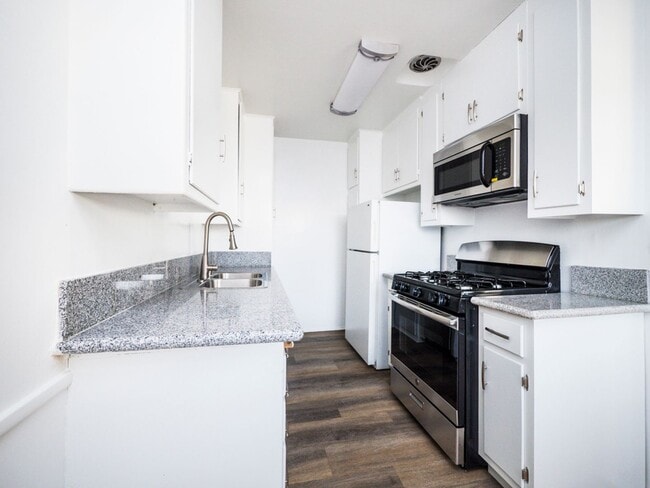 Interior Photo - 6416 W. Fountain Ave