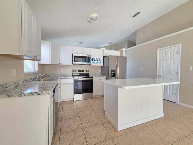 Building Photo - Prime Kissimmee Rental in Lakeside Estates!