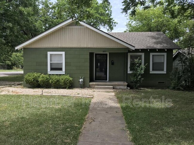 Building Photo - 1821 Live Oak Ave