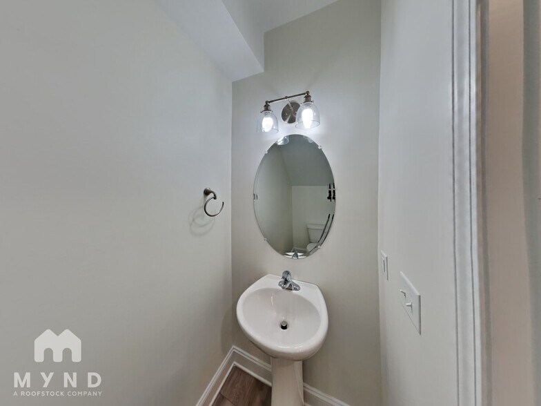 Building Photo - 2384 Eagle Creek Ct