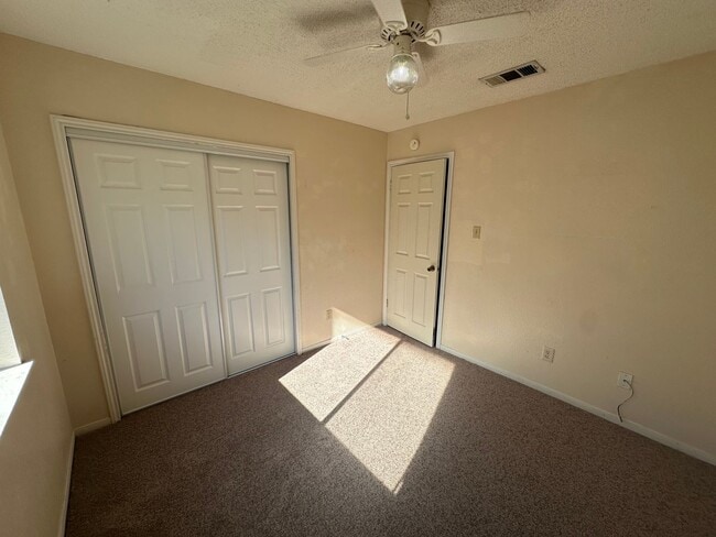 Building Photo - COMING SOON !