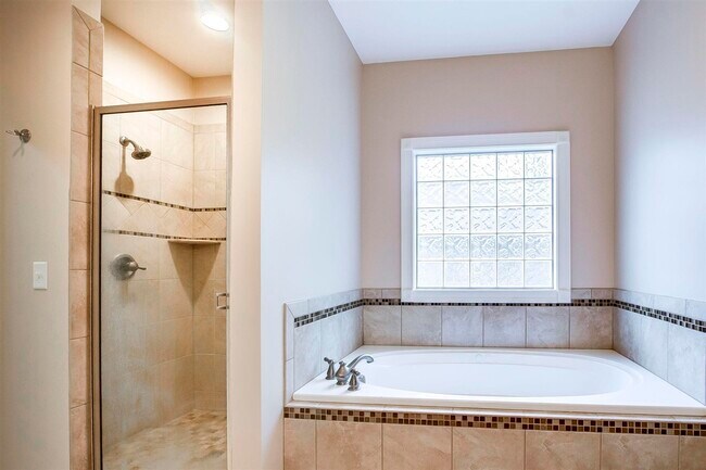 Building Photo - 239 Chippewa Dr