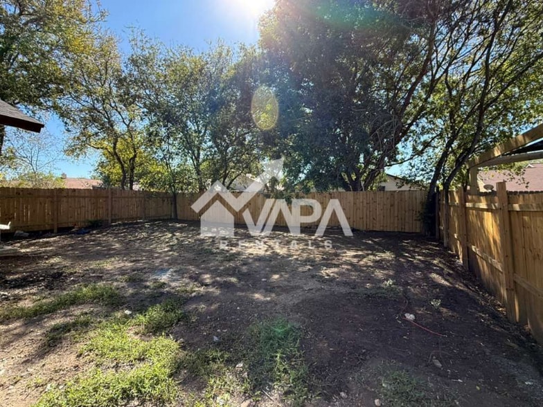 Building Photo - 7916 Pepper Trail