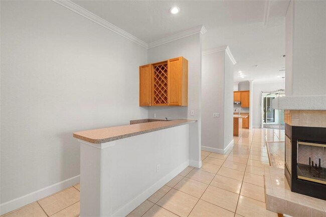 Building Photo - 3916 Valrico Grove Dr