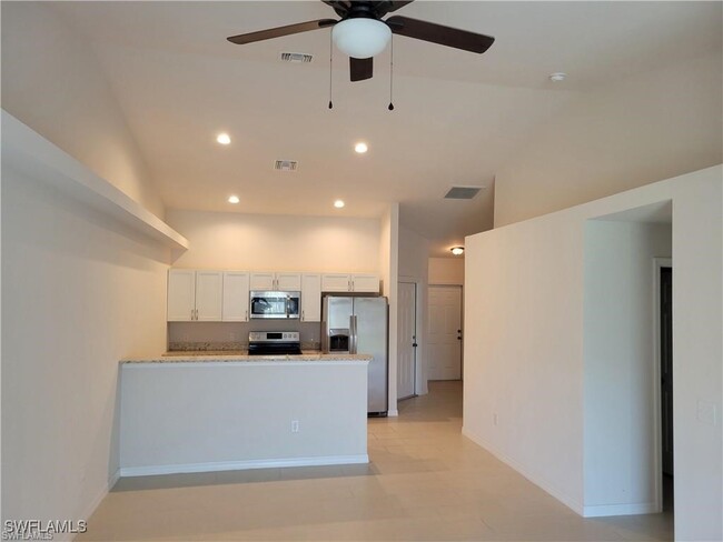Building Photo - 2810 SW 7th Pl