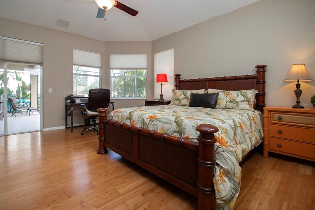 Building Photo - 275 Dahlia Ct