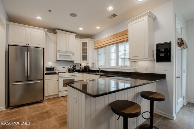 Building Photo - 5 Grant St