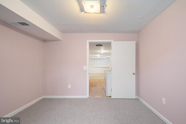 Building Photo - 1103 Burwick Dr
