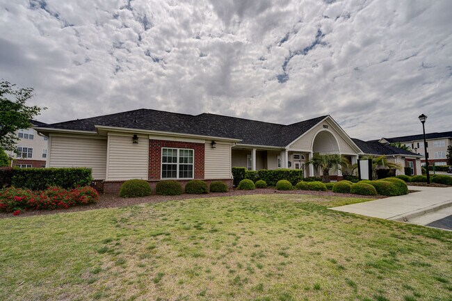 Building Photo - 2820 Bloomfield Ln