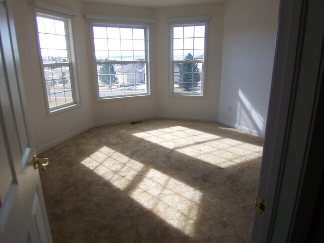 Building Photo - 7201 Dove Ct