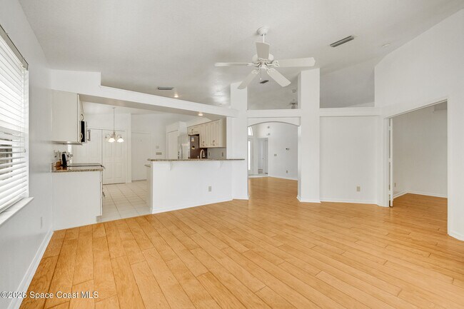 Building Photo - 330 Las Olas Dr