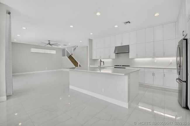 Building Photo - 8270 Essex Country Clb Dr