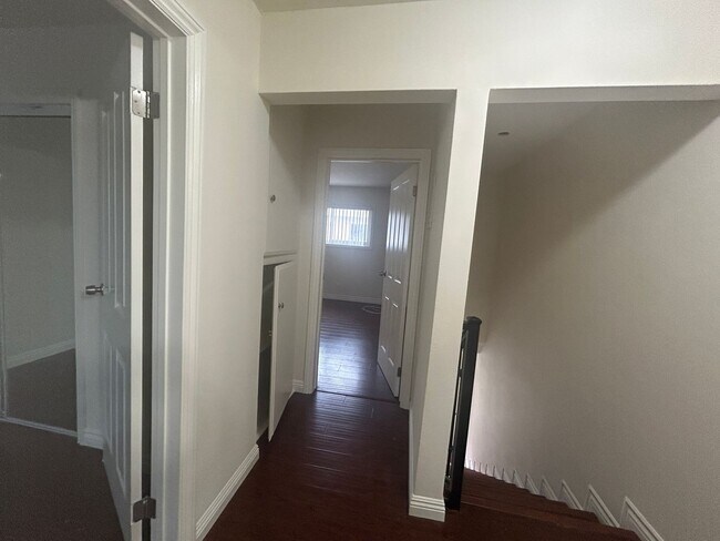 Building Photo - Spacious 2bed 1.5bath Apartment near Beach Blvd & Talbert Ave