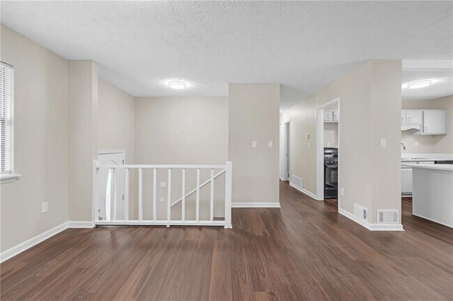 Building Photo - 4690 Big Valley Ct