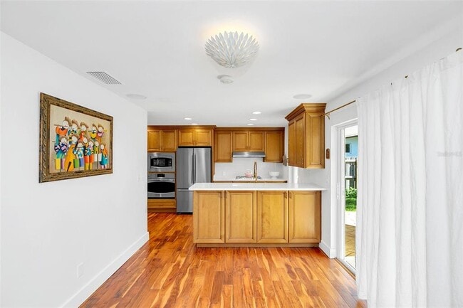 Building Photo - 1640 Palm Ave