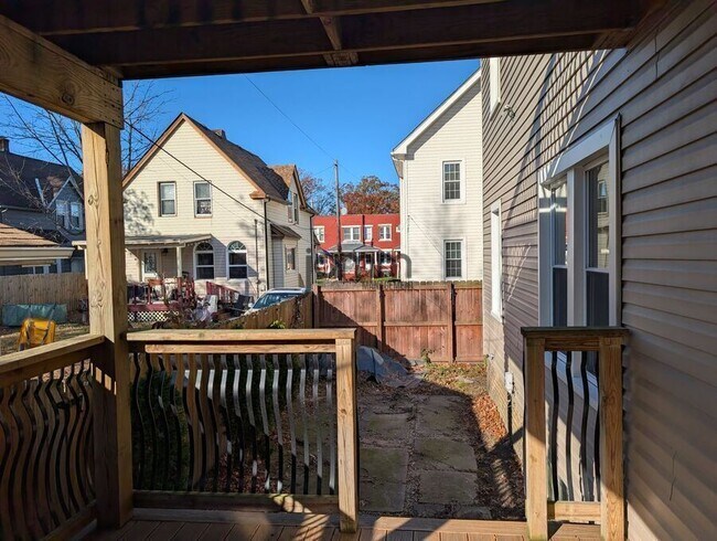 Building Photo - 1560 Coutant Ave