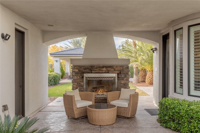 Building Photo - 1426 Foothills Village Dr
