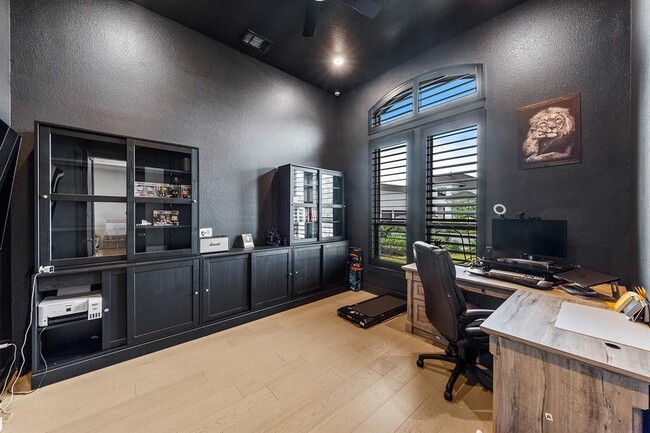 Building Photo - 2905 Canto Trce