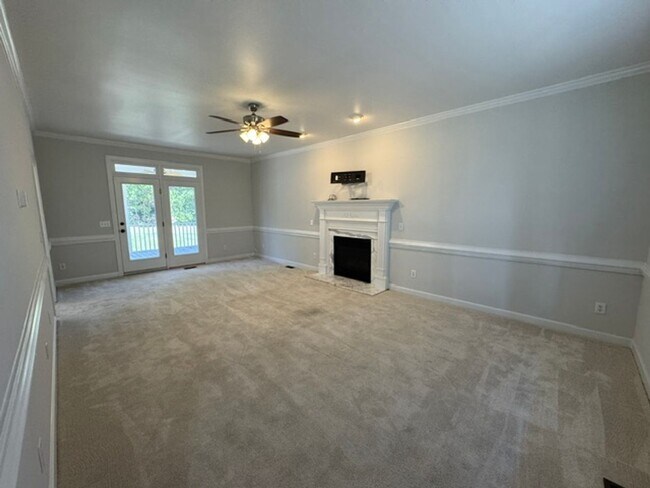 Building Photo - 1/2 off the first month!!