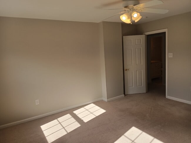 Building Photo - This charming 1,732-square-foot single-family home offers 3 bedrooms and 3 bathrooms, featuring a...