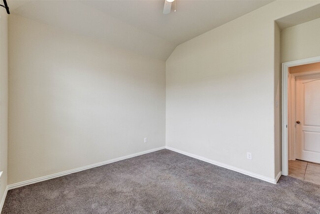 Building Photo - 84 Linnwood Dr