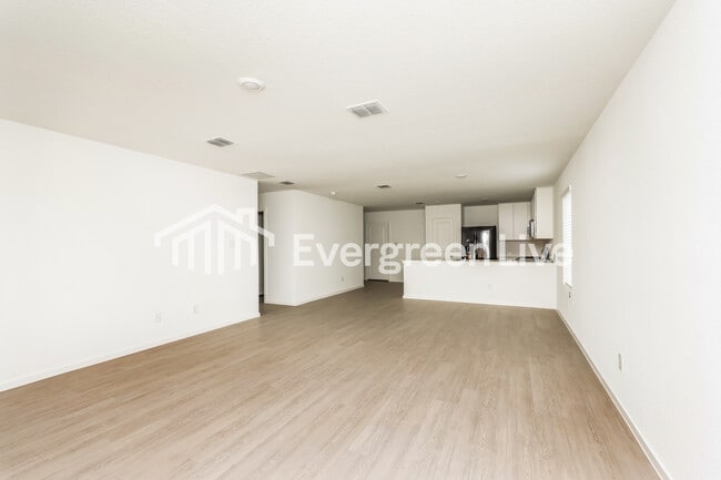 Building Photo - 1625 Sparrow Hawk Rd