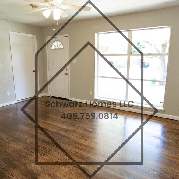 Building Photo - 3009 N Vermont Ave