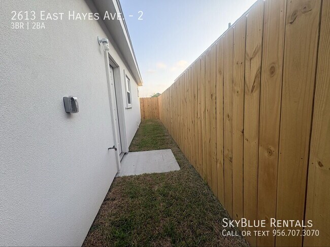 Building Photo - 2613 W Hayes Ave