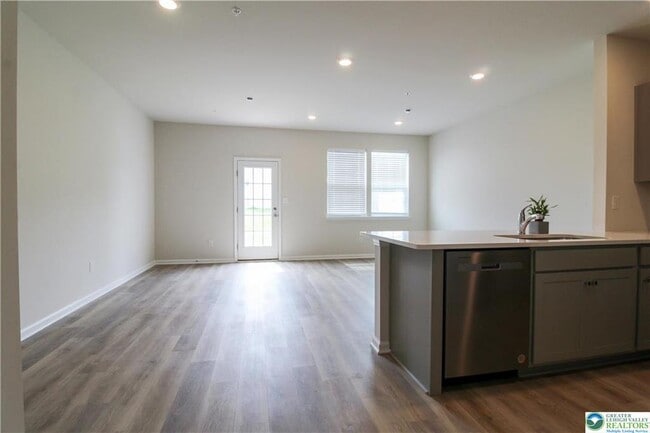 Building Photo - 1188 Susan Cir