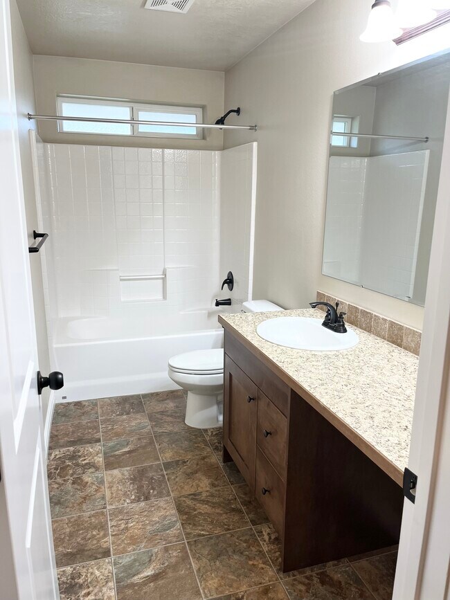 Building Photo - Silver Lining