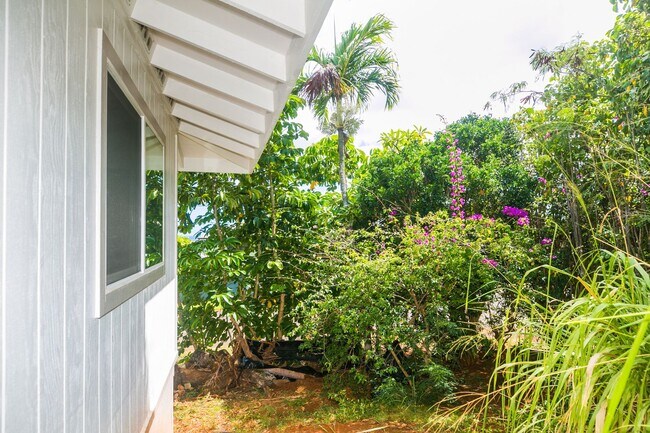 Building Photo - Newly built 2 bedroom 2 full bath full size kitchen + living area detached SFH Aiea Heights