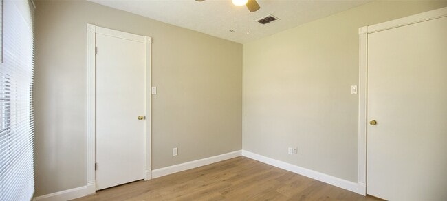 Building Photo - 10635 Tenneta Dr