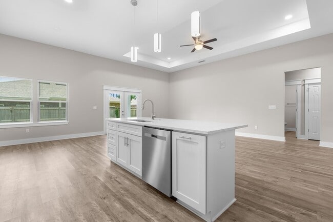 Building Photo - 5 Romana Ln