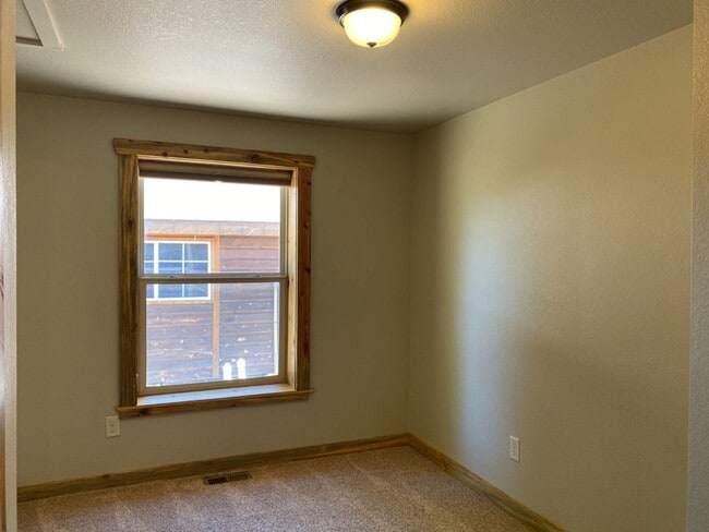 Building Photo - Updated Old Town 3 Bed 2 Bath Home w/ fenced yard and 1 car garage