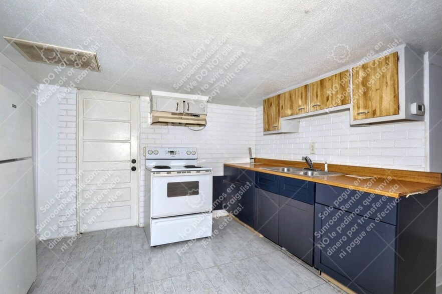 Building Photo - 832 Waldemere Ave