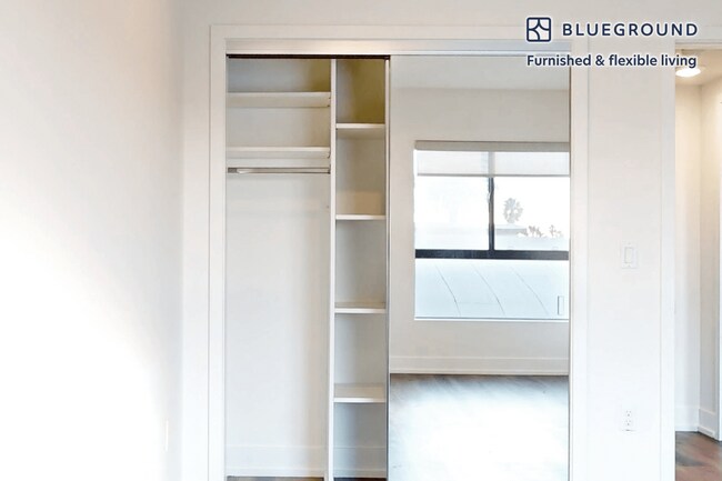 Building Photo - 807 N Hudson Ave