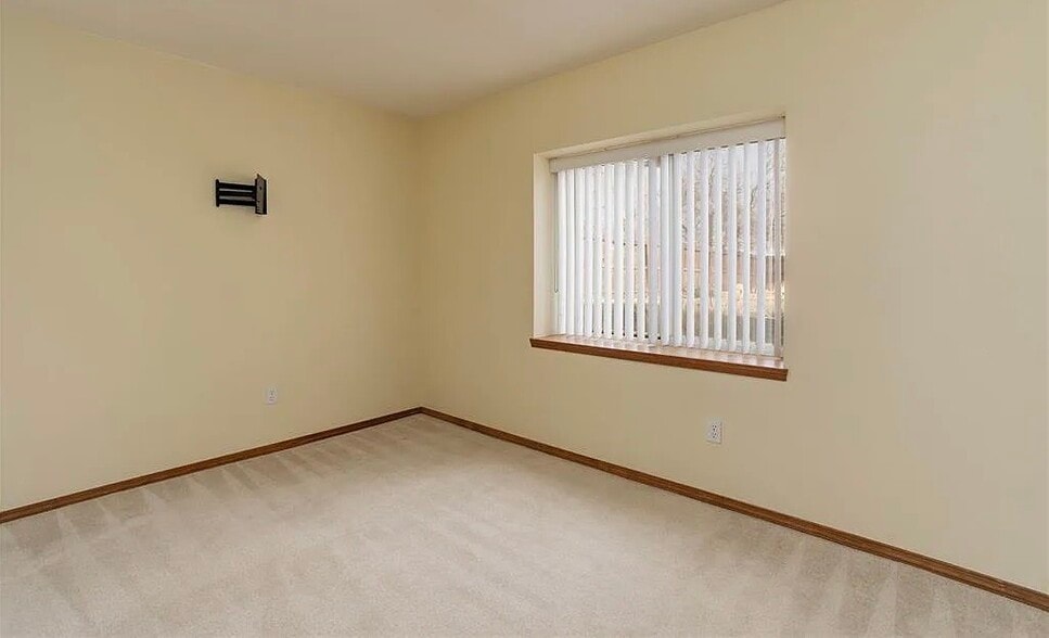 Building Photo - 770 Amberglen Ct