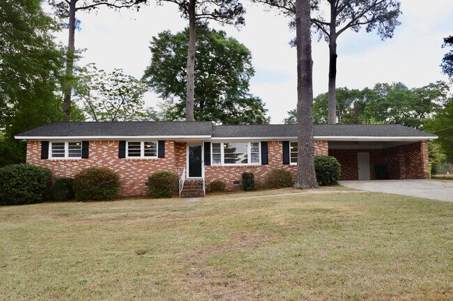 Building Photo - 1912 Dominion Dr