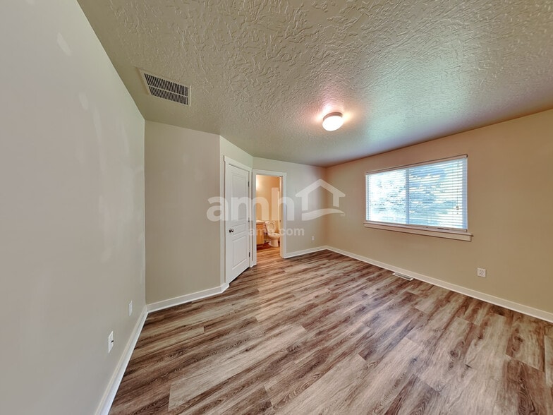 Building Photo - 1699 N Firebrick Dr