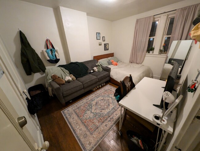 Building Photo - 3617 Boulevard of the Allies