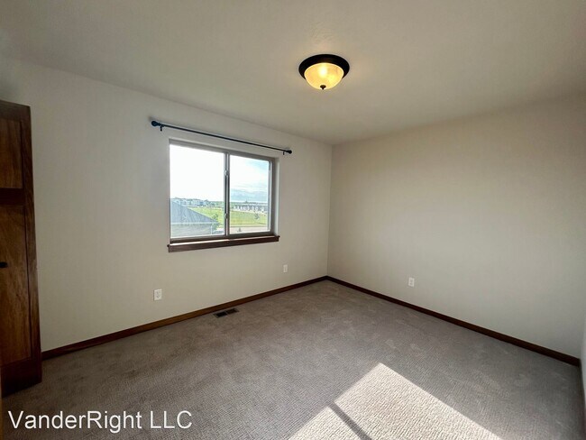 Building Photo - 4 br, 3.5 bath House - 3701 E Siasconset Pl
