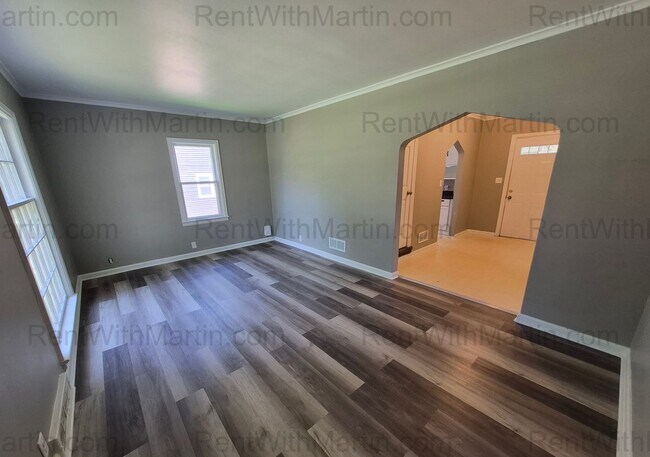 Building Photo - 925 Hammond Ave