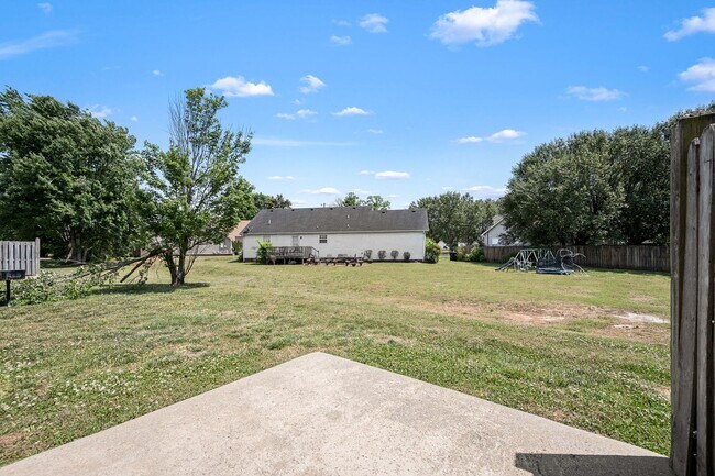 Building Photo - Hamlet Square Townhomes -2304A
