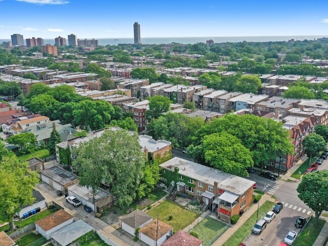 Building Photo - 7754 S Yates Blvd