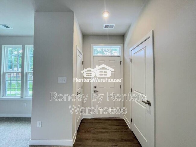 Building Photo - 202 Reid's Pl Dr