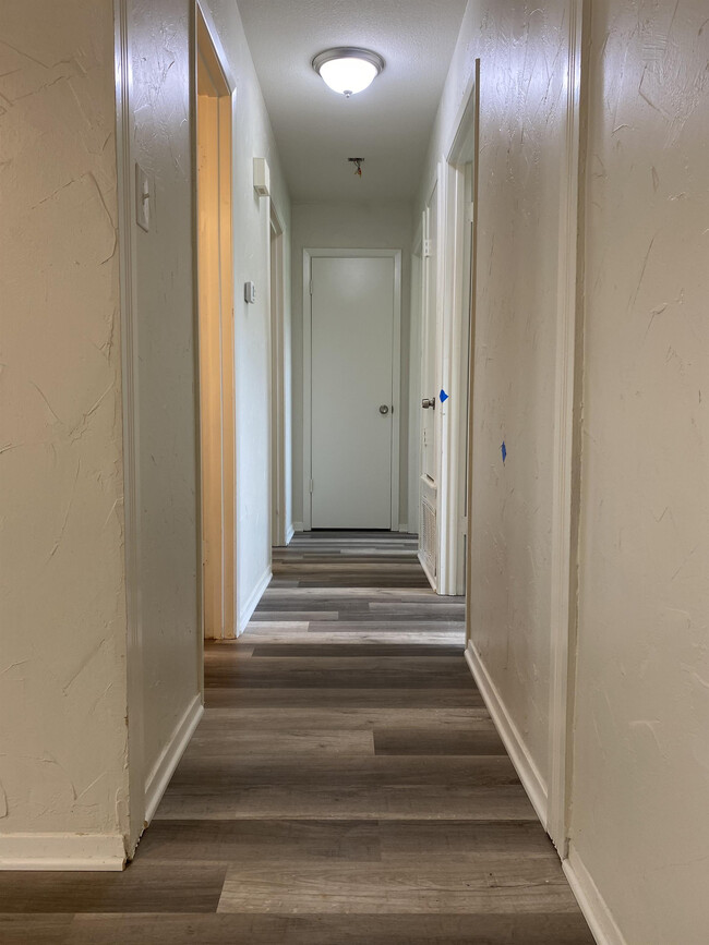 Building Photo - 10286 Dogwood Trail