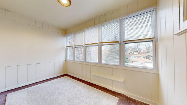 Building Photo - 6738 N Rockwell St